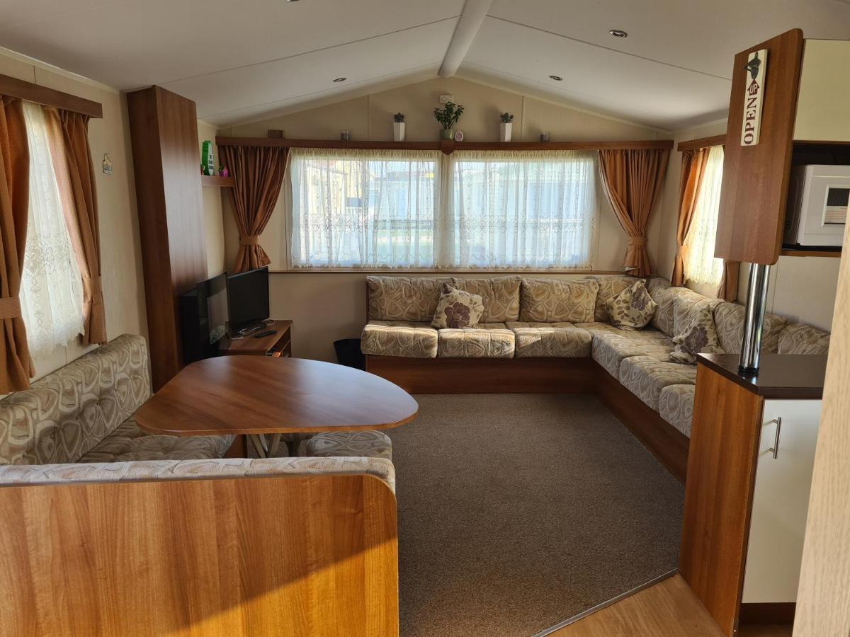 Апартаменти 8 Berth On Coastfields Інголдмеллс Екстер'єр фото